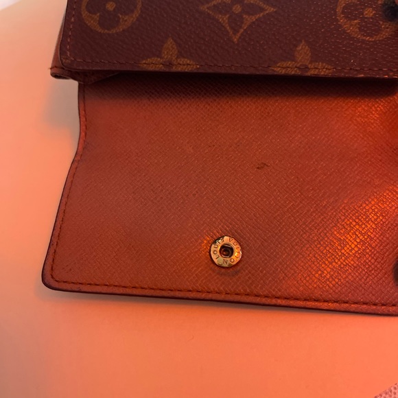 Used Louis Vuitton monogram wallet - Picture 8 of 8
